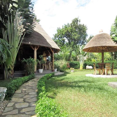 Precious Guesthouse Entebbe Zewnętrze zdjęcie