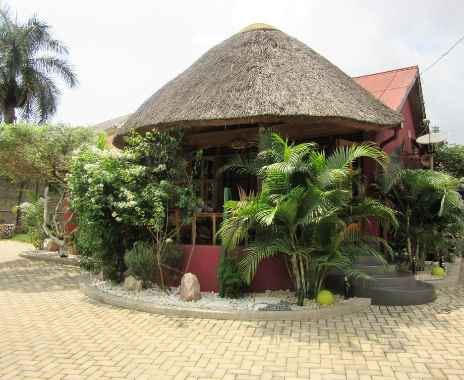 Precious Guesthouse Entebbe Zewnętrze zdjęcie