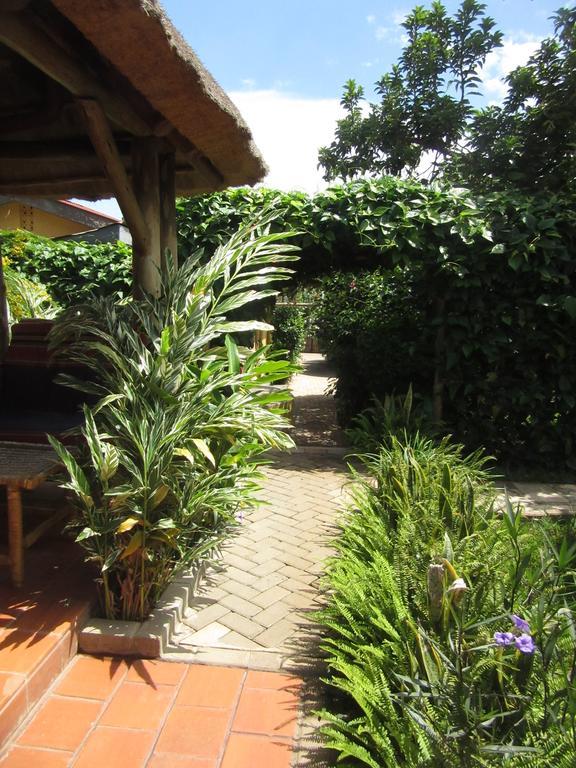 Precious Guesthouse Entebbe Zewnętrze zdjęcie