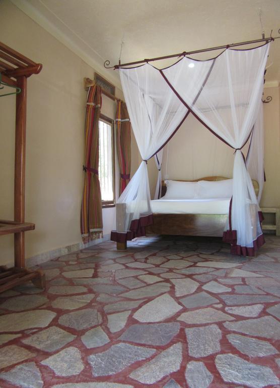 Precious Guesthouse Entebbe Zewnętrze zdjęcie