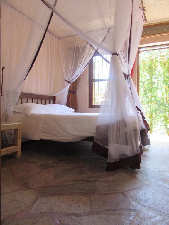 Precious Guesthouse Entebbe Zewnętrze zdjęcie