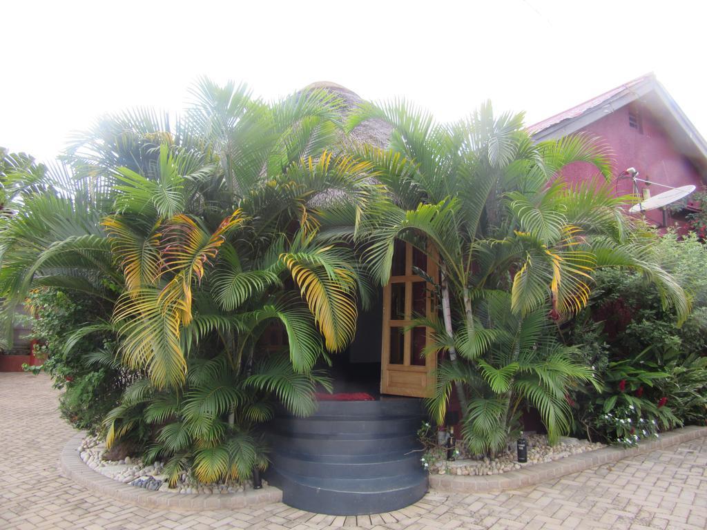 Precious Guesthouse Entebbe Zewnętrze zdjęcie
