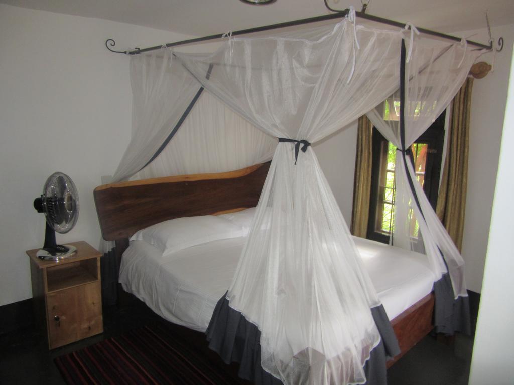 Precious Guesthouse Entebbe Zewnętrze zdjęcie
